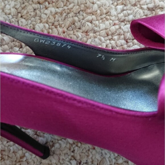 Stuart Weitzman pretty purple satin sweet bow heels size: 7.5 M - Picture 5 of 7